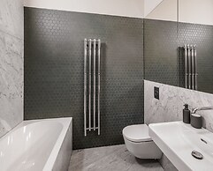MN6 Luxury Suites by Adrez Living
