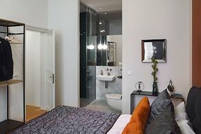 MN6 Luxury Suites by Adrez Living