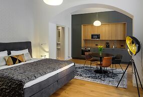 MN6 Luxury Suites by Adrez Living