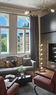 MN6 Luxury Suites by Adrez Living