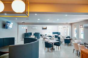 Kavia Meoqui Hotel & Suites