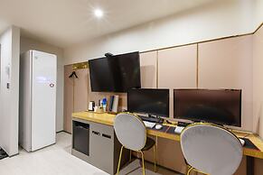 Brown Dot Hotel Minam