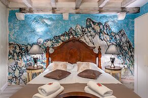Historic Plaza Varos - Adults Only