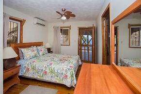 Roatan Ocean View- 2nd Floor 2 Bedroom Apts by RedAwning