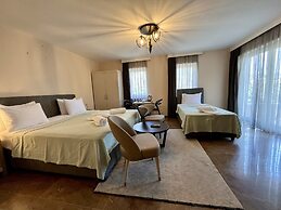 Farrys Boutique Hotel & Beach Club