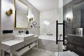 Crowne Plaza Warsaw - The HUB by IHG