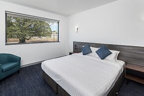 Thornton Executive Hotel