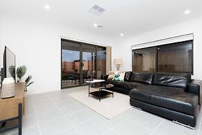 Resortstyle 4BR House With Parking@werribee