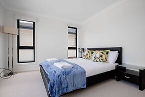 Captivating Large 4br@narre Warren