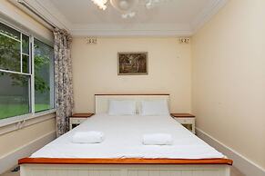 Classic 5 Beds Mt Dandenong Resort