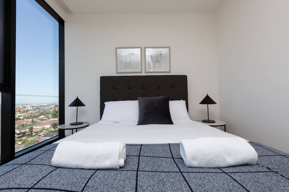 The Lively City 2bed 2 Bath APT @footscray
