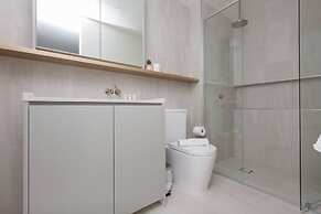 The Lively City 2bed 2 Bath APT @footscray