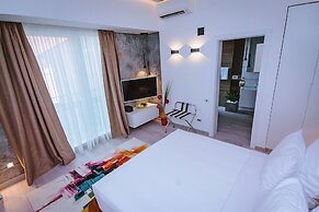No 6 Apartments