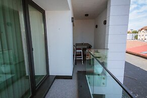 No 6 Apartments
