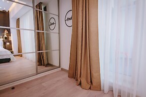 No 6 Apartments