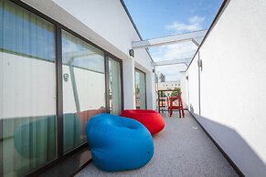 No 6 Apartments