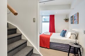Chic 3 Bedroom City Central with Parking