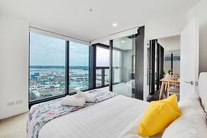Amazing Harbour, Skytower & Rangitoto Views