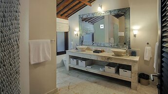 Villa Avalon