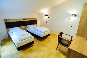 Lord Jack Apartments