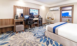 Season Star Hotel