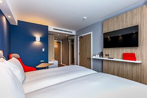 Holiday Inn Express Bicester by IHG