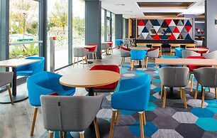 Holiday Inn Express Bicester by IHG