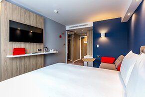 Holiday Inn Express Bicester by IHG