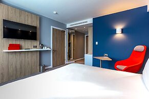 Holiday Inn Express Bicester by IHG