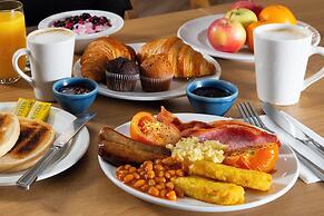 Holiday Inn Express Bicester by IHG