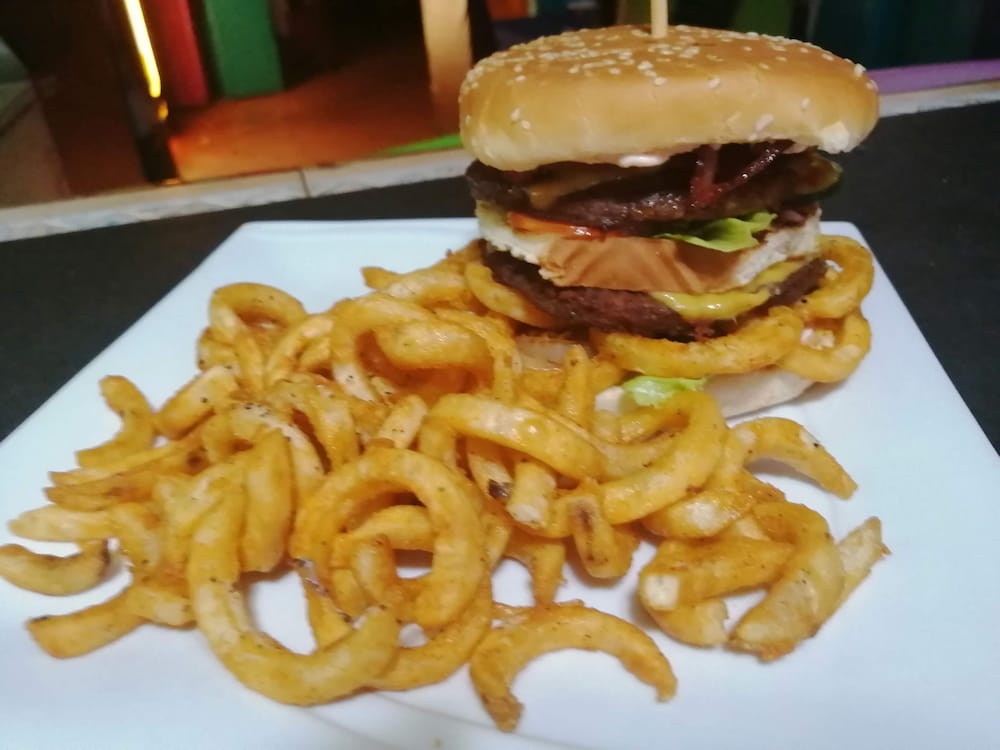 Hostal & Restaurante Bar Xtream