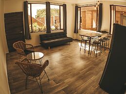 Toucan Platinum Suites Aparthotel