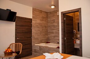 Toucan Platinum Suites Aparthotel