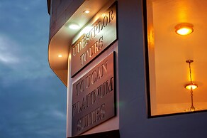 Toucan Platinum Suites Aparthotel