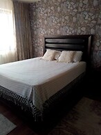 Family Friendly 2-bed Cottage in Periș