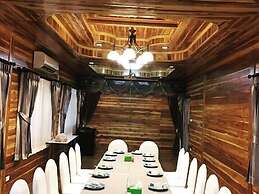Hugpua Hotel