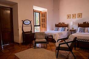 Hotel Hostal El Farol