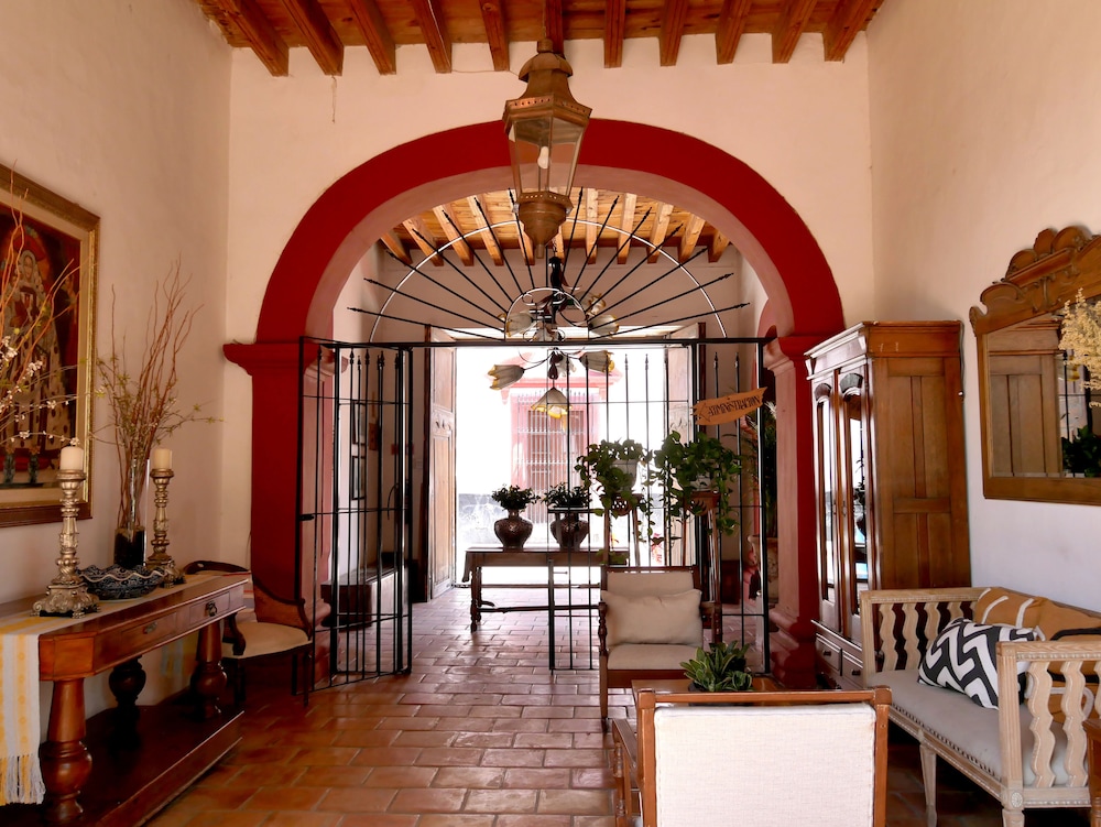 Hotel Hostal El Farol