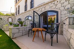 Cemal Alaçatı Hotel