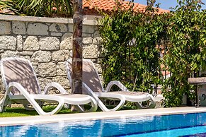 Cemal Alaçatı Hotel