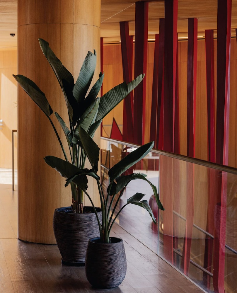 Oakridge Hotel & Spa