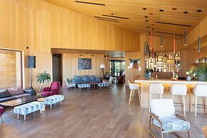 Oakridge Hotel & Spa
