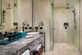 Next Hotel Melbourne, Curio Collection by Hilton