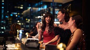 Next Hotel Melbourne, Curio Collection by Hilton