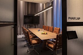 Next Hotel Melbourne, Curio Collection by Hilton