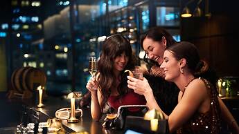 Next Hotel Melbourne, Curio Collection by Hilton