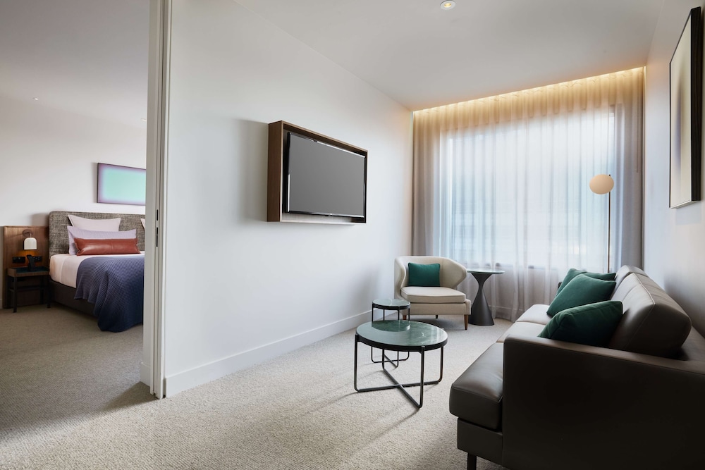 Next Hotel Melbourne, Curio Collection by Hilton