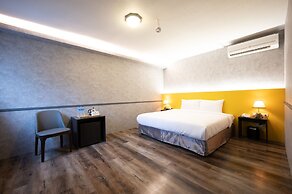 Yilan East Hotel