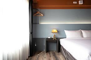 Yilan East Hotel