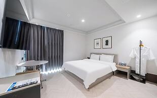 Brown Dot Hotel Busan Sajik Stadium
